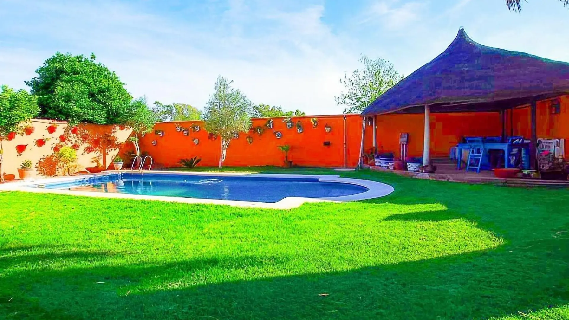 Chalet Con Piscina Privada Y Amplio Jardin En El Puerto De Santa Maria - Solo Familias Y Parejas 0*,  Spain